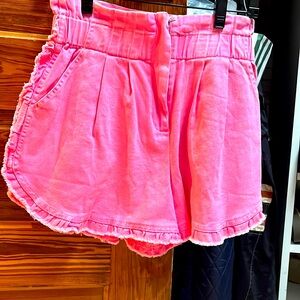 Pink Shorts Skies R Blue